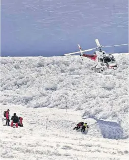  ??  ?? «Betreiber waren viel zu naiv»: Mehrere Skilehrer kritisiere­n die Betreiber der Gondelbahn nach der tödlichen Lawine am Dienstag scharf.