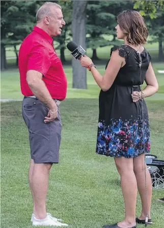  ?? DAVE SIDAWAY ?? Canadiens coach Michel Therrien was busy fielding questions from members of the media at the club’s annual golf tournament in Laval-sur-le-Lac on Tuesday.