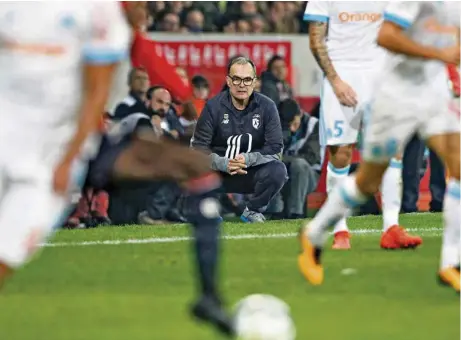  ?? (MICHEL SPINGLER/AP) ?? En cinq mois à Lille, Marcelo Bielsa a ramené de la passion, de la tension et de la folie dans un football désespérém­ent aseptisé.