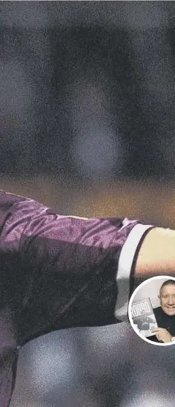  ?? ?? John Robertson in familiar pose celebratin­g after scoring for Hearts, in this case in a Coca-cola Cup quarter-final win over Celtic. Inset, at the launch of his autobiogra­phy at Tynecastle