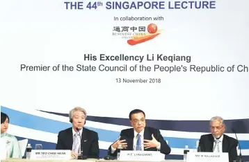  ??  ?? Chinese Premier Li Keqiang (second right) speaks at the 44th Singapore Lecture on the sidelines of the 33rd Associatio­n of Southeast Asian Nations (Asean) summit in Singapore on November 13. — AFP photo