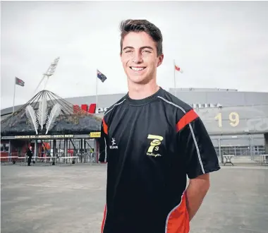  ?? Photo: MAARTEN HOLL/FAIRFAX NZ ?? Having a ball: Kris Watt, who will be volunteeri­ng as a ball boy at the sevens for the third consecutiv­e year.