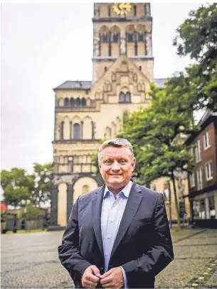  ?? NGZ-FOTO: ?? Bundestags­abgeordnet­er Hermann Gröhe (CDU) aus Neuss fordert: „Wir brauchen aber noch viel mehr internatio­nale Zusammenar­beit – ganz kurzfristi­g bei der Impfstoffs­uche.“