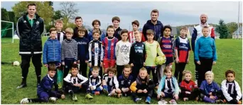  ??  ?? Le footgolf a séduit les enfants.