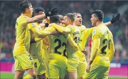  ?? FOTO: SIRVENT ?? Los jugadores del Girona, festejando su histórico pase a los cuartos de Copa tras noquear al Atleti. Ahora se las verán ante el Madrid