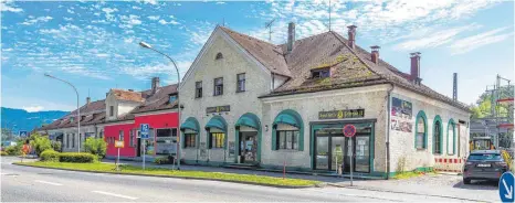  ?? FOTO: CHRISTIAN FLEMMING ?? Die Stadt hat sich mit der Bahn geeinigt und kauft das Gebäude des alten Bahnhofs in Reutin.