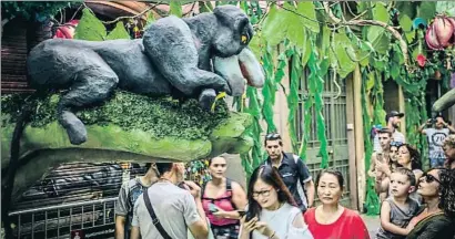  ?? LLIBERT TEIXIDÓ ?? La calle Progrès, ambientada en El libro de la selva