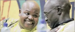  ?? Isithombe: Sibonelo Ngcobo/AFRICAN NEWS AGENCY(ANA) ?? UMENGAMELI we-ANCYL, uMnuz Collen Maine noMnuz Malusi Gigaba beyonxenxa izitshuden­i eDUT ukuthi zivotele i-ANC