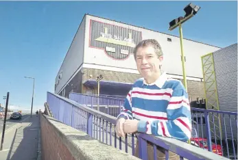  ?? ?? Geoff in 2001 outside what was the Locarno on Newcastle Road.