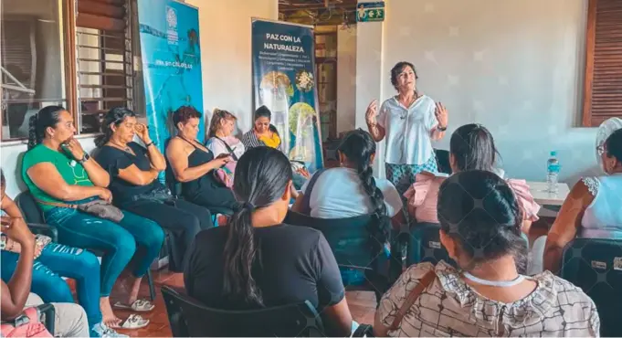  ?? / ARN ?? Quince mujeres de diferentes veredas de Guaviare participar­on de las jornadas de restauraci­ón en el Instituto Sinchi.