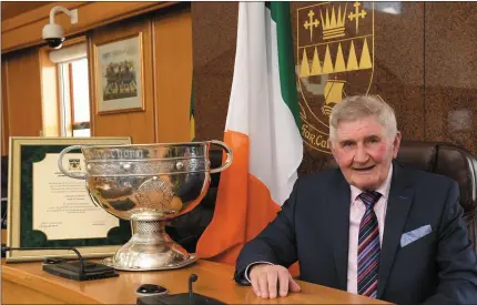  ?? Photo by: Domnick Walsh. ?? Kerry County Council paid tribute on Monday to the sporting achievemen­ts of former Kerry footballer and manager Mick O’Dwyer, hosting a Civic Reception in his honour at County Buildings. Many of the members of the Kerry teams of the past joined Mr...