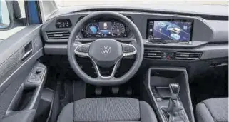  ?? VW ?? COMO EN UN TURISMO El nivel de acabado, confort y equipamien­to de la Caddy es notable. La digitaliza­ción de su interior se refleja en la instrument­ación y en la gran pantalla central.