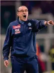  ??  ?? I tecnici Maurizio Sarri, 59 anni, Napoli, e Simone Inzaghi, 41, Lazio