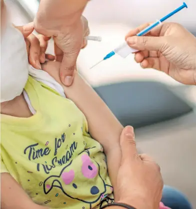  ?? ROBERTO HERNÁNDEZ ?? El 19 de abril comenzó la campaña de vacunación contra sarampión para niños de 1 a 4 años