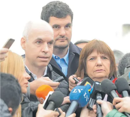  ??  ?? No tan juntos. Rodríguez Larreta y Bullrich, referentes de dialoguist­as y duros en Juntos por el Cambio.