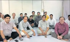  ?? HT ?? Members of BJP’s shakti kendras and booth workers meet in Surat’s Majura constituen­cy to discuss the party’s election plans and Amit Shah’s instructio­ns.