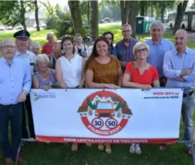  ?? FOTO EVDW ?? Politie en gemeentebe­stuur lanceren de actie Stabroek 30/50.