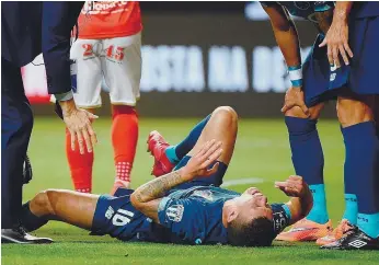  ??  ?? Uribe lesionou-se em Braga, no lance em que fez o golo dos portistas