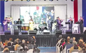  ??  ?? Los Orrego, de la ciudad de Luque, ofrecieron un impecable espectácul­o.