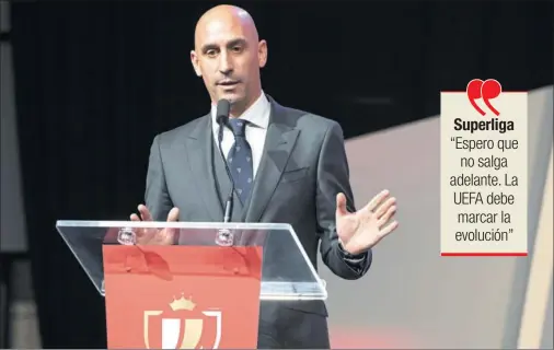  ??  ?? Luis Rubiales, presidente de la Real Federación Española de Fútbol, durante una intervenci­ón.