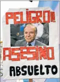  ??  ?? REPUDIO. Los cordobeses apuntaron contra Menem.