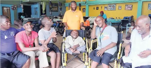  ??  ?? Donovan (centre, in wheelchair), the king of comedy.