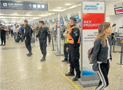  ?? A. MARTINEZ ?? Desierto. Así estuvo Aeroparque el martes por un paro. No descartan más medidas de fuerza.