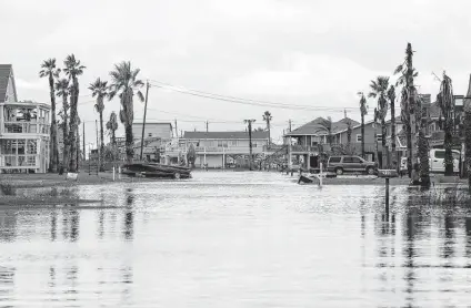  ?? Jon Shapley / Staff photograph­er ?? In Texas, about 660,000 of the state’s 770,000 national flood insurance policies will be hit with increases, according to FEMA.