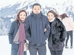  ??  ?? Ms Tanyatip (right) is the only daughter of CP Group chairman Soopakij Chearavano­nt and Marisa Chearavano­nt.