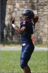  ?? EVAN EASTERLING/FOR DIGITAL FIRST MEDIA ?? Jenkintown junior quarterbac­k C.J. Jackmon passes during the Drakes’ 45-18 loss to New Hope-Solebury on Saturday in Jenkintown.