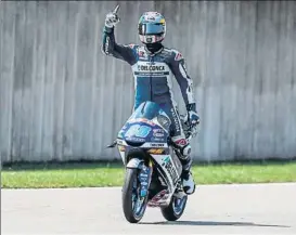  ?? FOTO: EFE ?? Jorge Martín El español de Moto3 celebra su victoria en el Gran Premio de Alemania
