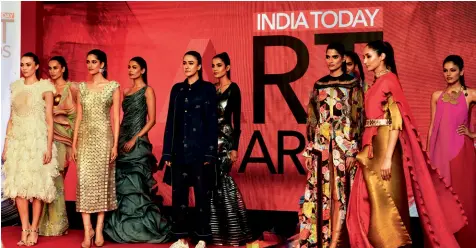  ??  ?? Models sporting creations by prominent Indian designers interpreti­ng their favourite artists