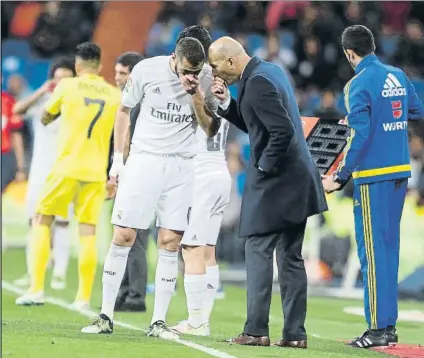  ?? FOTO: J.A. SIRVENT ?? Zidane siempre defendió a Zidane de las críticas El delantero francés también ha tenido una gran sintonía en el campo con CR7