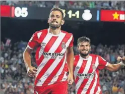  ??  ?? GOLEADOR NATO. Stuani es el preferido del Barça en este mercado.