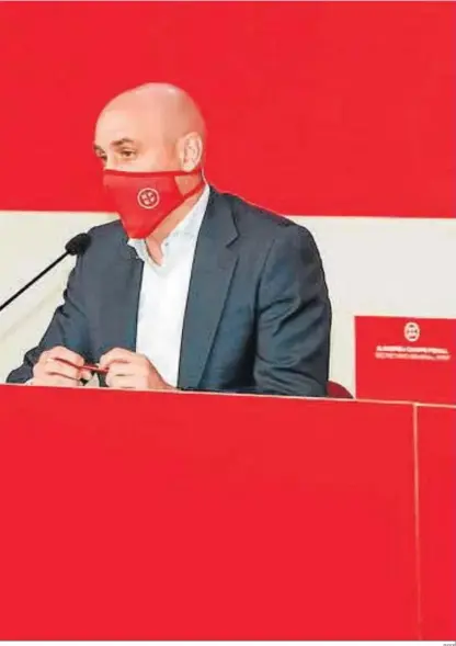  ?? RFEF ?? Luis Rubiales, presidente de la Española, durante su intervenci­ón.