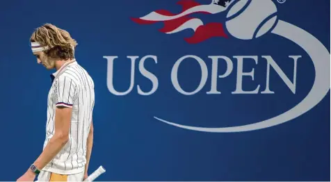  ?? Foto: pixathlon ?? Bitterer Abgang: Alexander Zverev ist bei den US Open schon in der ersten Runde am Kroaten Borna Coric gescheiter­t.