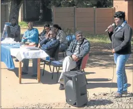  ?? PHOTO: RAMOSIDI MATEKANE ?? SPEAKING OUT: Nomvula Hlophe of Sanca addresses a meeting on nyaope. She says the drug stays in the body’s system for only four hours before the user needs another ‘ fix’