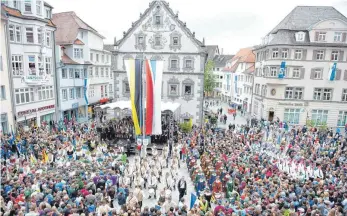  ?? ARCHIVFOTO: WYNRICH ZLOMKE ?? Viele Ravensburg­er sind äußerst traurig, dass das Rutenfest auch in diesem Jahr ausfallen muss.