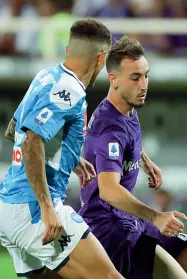  ??  ?? Gaetano Castrovill­i, 22 anni, all’esordio in campionato con la maglia della Fiorentina Proviene dal vivaio viola