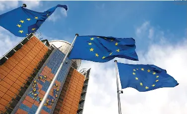  ?? REUTERS ?? En la sede de l a Comisión de l a UE, e n Bruselas, se prohibió
Tiktok
