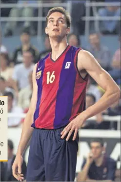  ??  ?? Pau Gasol, durante un partido de la Liga 2000-01 con el Barcelona.