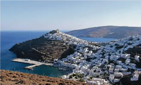  ?? FOTO: DPA ?? Der Tourismus ist eine der wichtigste­n Einnahmequ­ellen im hoch verschulde­ten Griechenla­nd. Regionen wie die Insel Astypalea hoffen auf mehr Wachstum durch die Feriengäst­e.