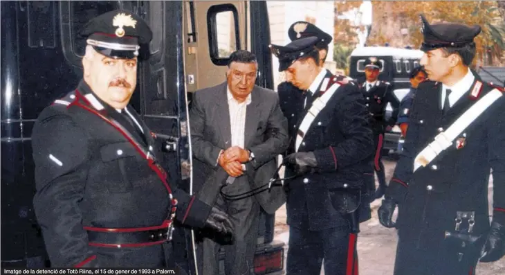  ?? EFE / FRANCO CUFARI ?? Imatge de la detenció de Totò Riina, el 15 de gener de 1993 a Palerm.