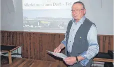  ?? SZ-FOTO: KHB ?? Gerhard Branz hat sich mit der Geschichte Moosbeuren­s befasst.