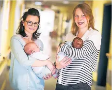  ?? FOTO: ORT ?? Die Mütter Rosa Braun mit Baby Lea und Nicole Bernefeld mit Oscar.