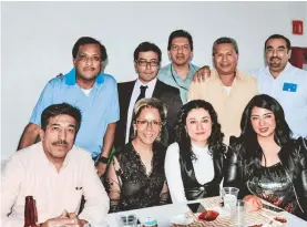  ?? ?? La familia OEM celebró con comida, música y baile