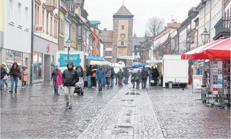  ?? FOTO: PREUSS ?? Eher mäßig besucht war der verkaufsof­fene Sonntag in Villingen.