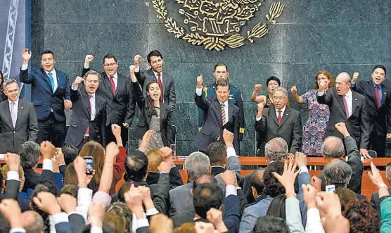  ?? El Presidente encabezó la entrega de la presea Lázaro Cárdenas a alumnos, egresados y docentes destacados del IPN. OMAR FRANCO ??