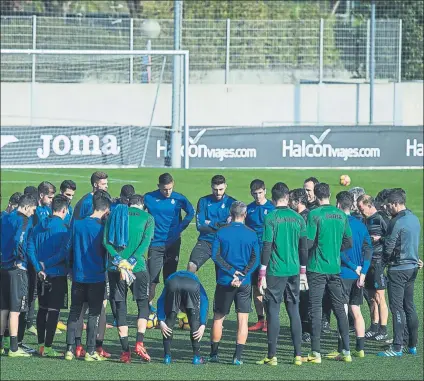  ?? FOTO: PERE PUNTÍ ?? Los blanquiazu­les apuntan a lo alto de la tabla Se han conjurado para acabar con la mala racha e iniciar una dinámica positiva