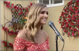  ?? COURTESY OF ABC ?? Grace Leer performs at her mom’s San Ramon home during an “American Idol” episode Sunday.